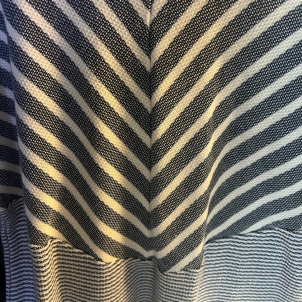 Doe and Rae blouse - Picture 2 of 5